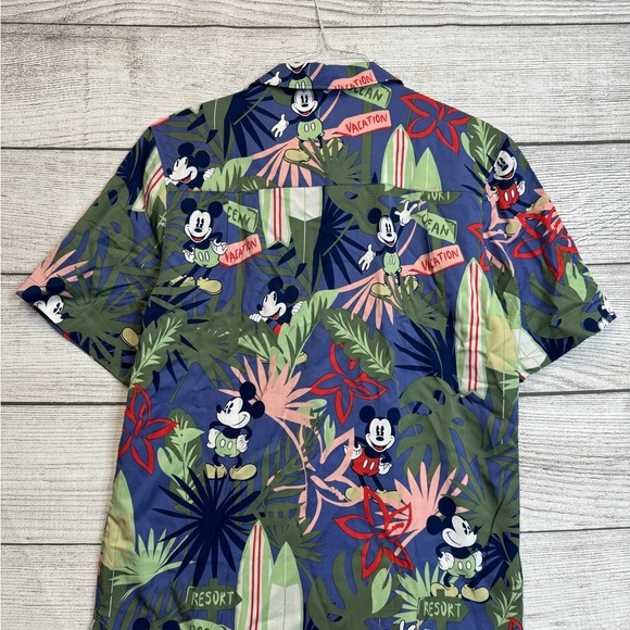 Disney Parks Mickey Tiki Tropic Hawaiian Camp Resort Beach Button Shirt Small - Picture 3 of 4